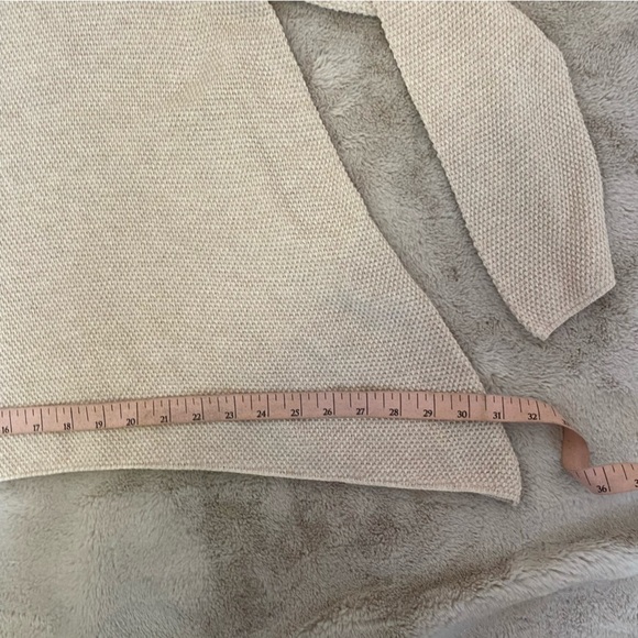 Lane Bryant 14/16 Women’s Sweater Ruffle Asymmetrical Oatmeal Color - Picture 10 of 10